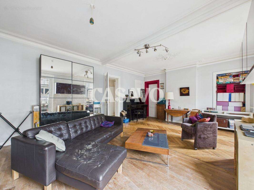 Appartement à PARIS-10E