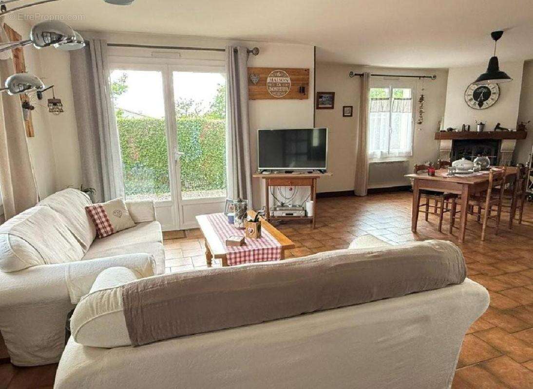 Maison 106 m² à Verteuil-Sur-Charente  - photo 4