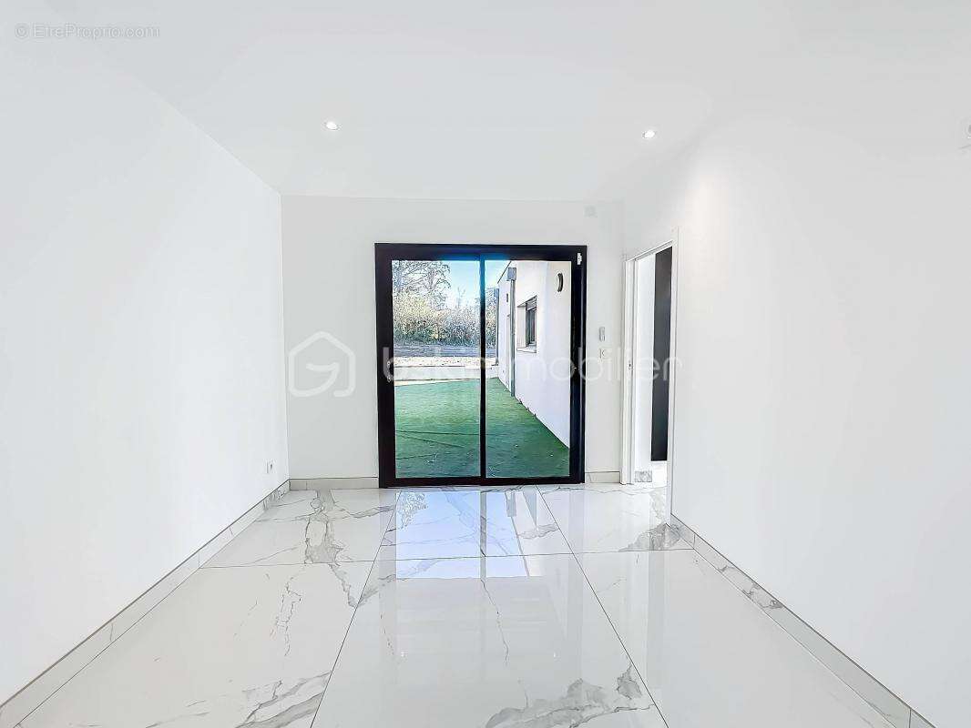 Maison à LA FOUILLOUSE