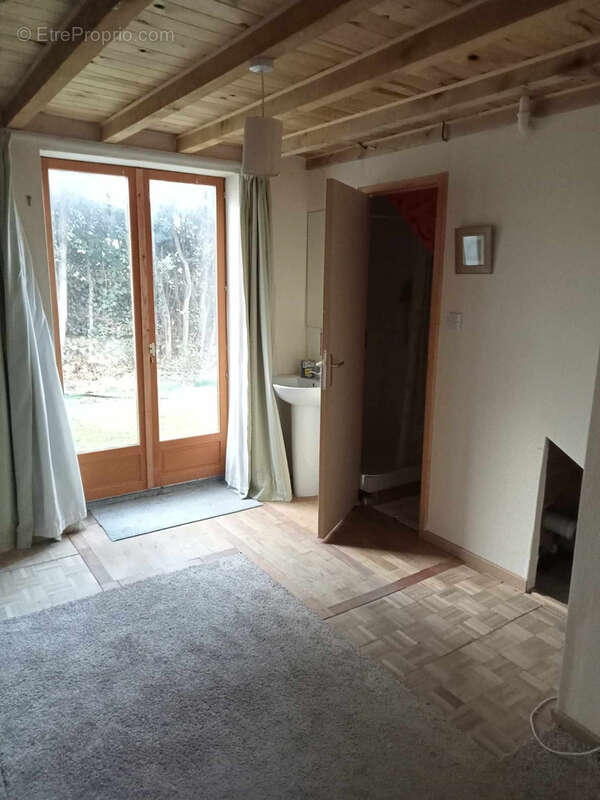 Opportunité rare de trois propriétés séparées en une ; idéal pour vivre et louer - photo 29