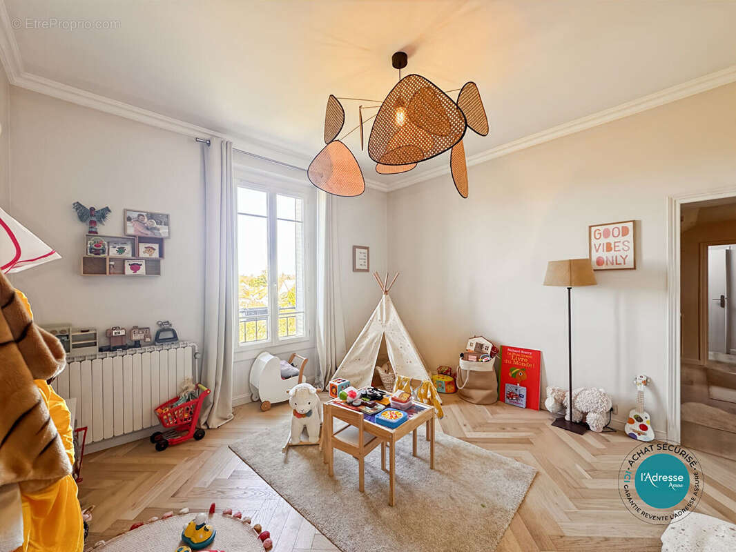 Maison familiale de prestige 7 pièces 200 m2 sous-sol // dépendance - photo 11