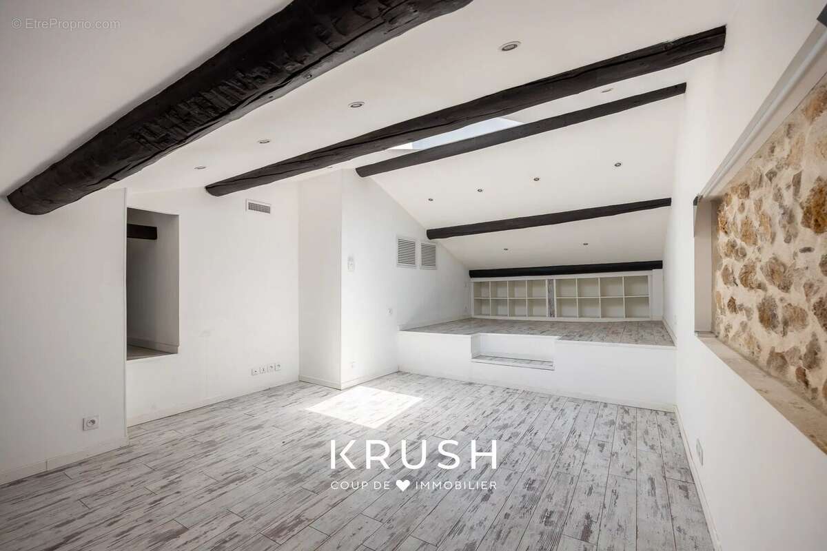 Appartement à MARSEILLE-6E