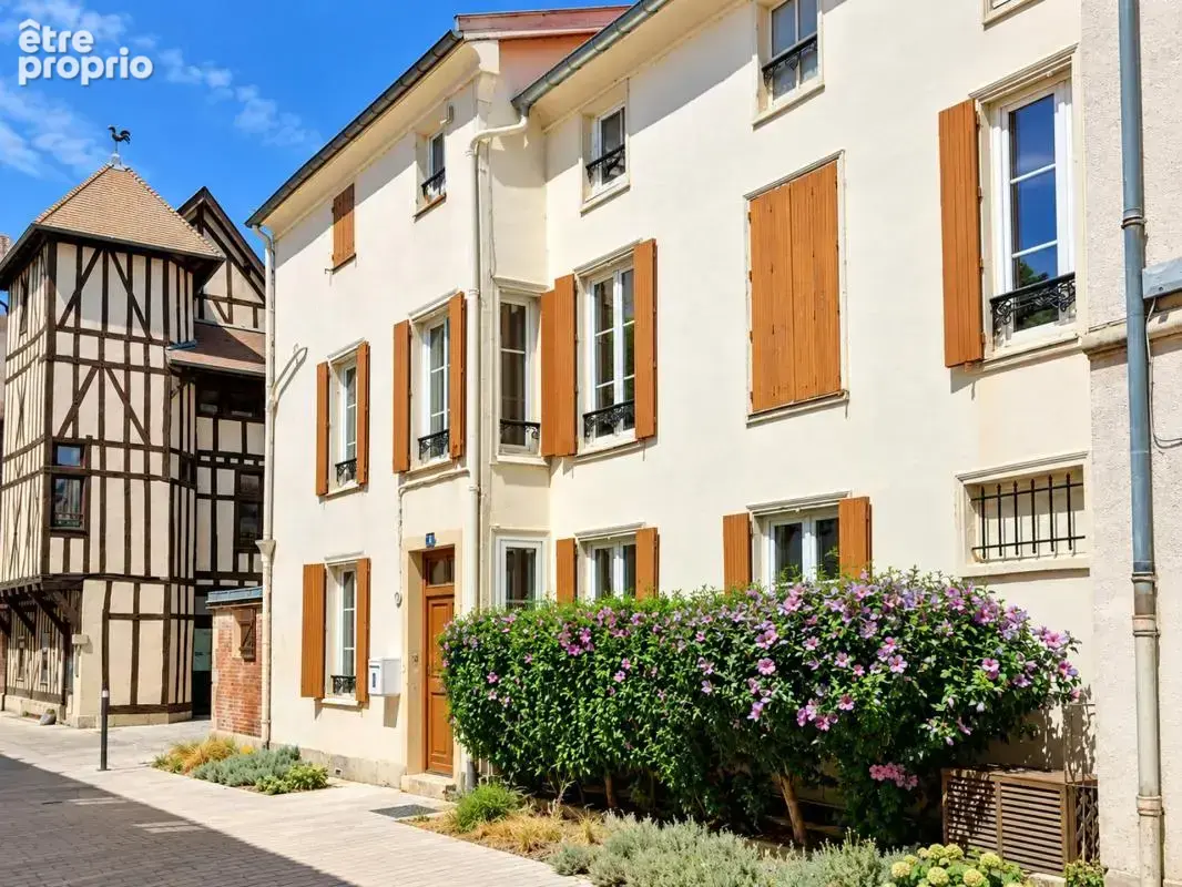 A VENDRE - Maison de Ville - photo 1