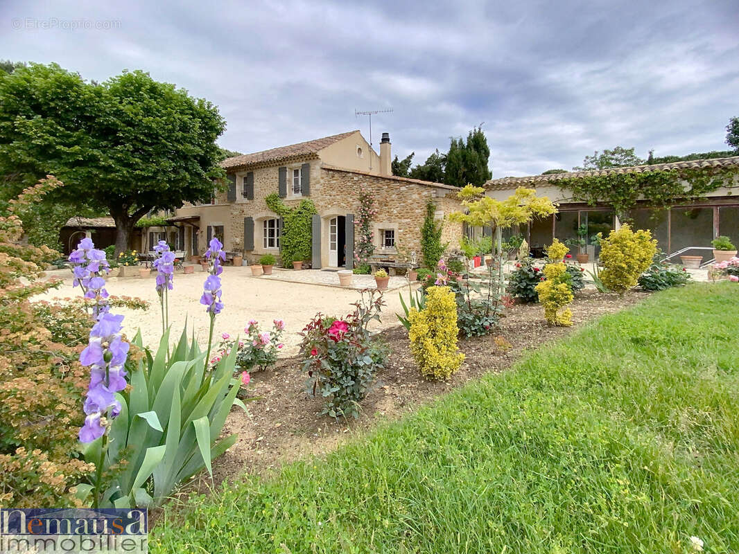Maison à SAINT-LAURENT-DES-ARBRES