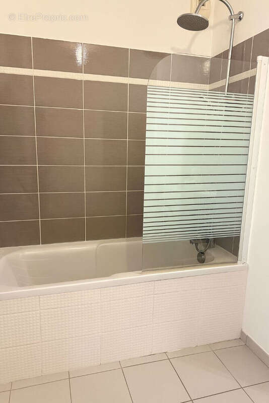 Appartement à MARSEILLE-3E