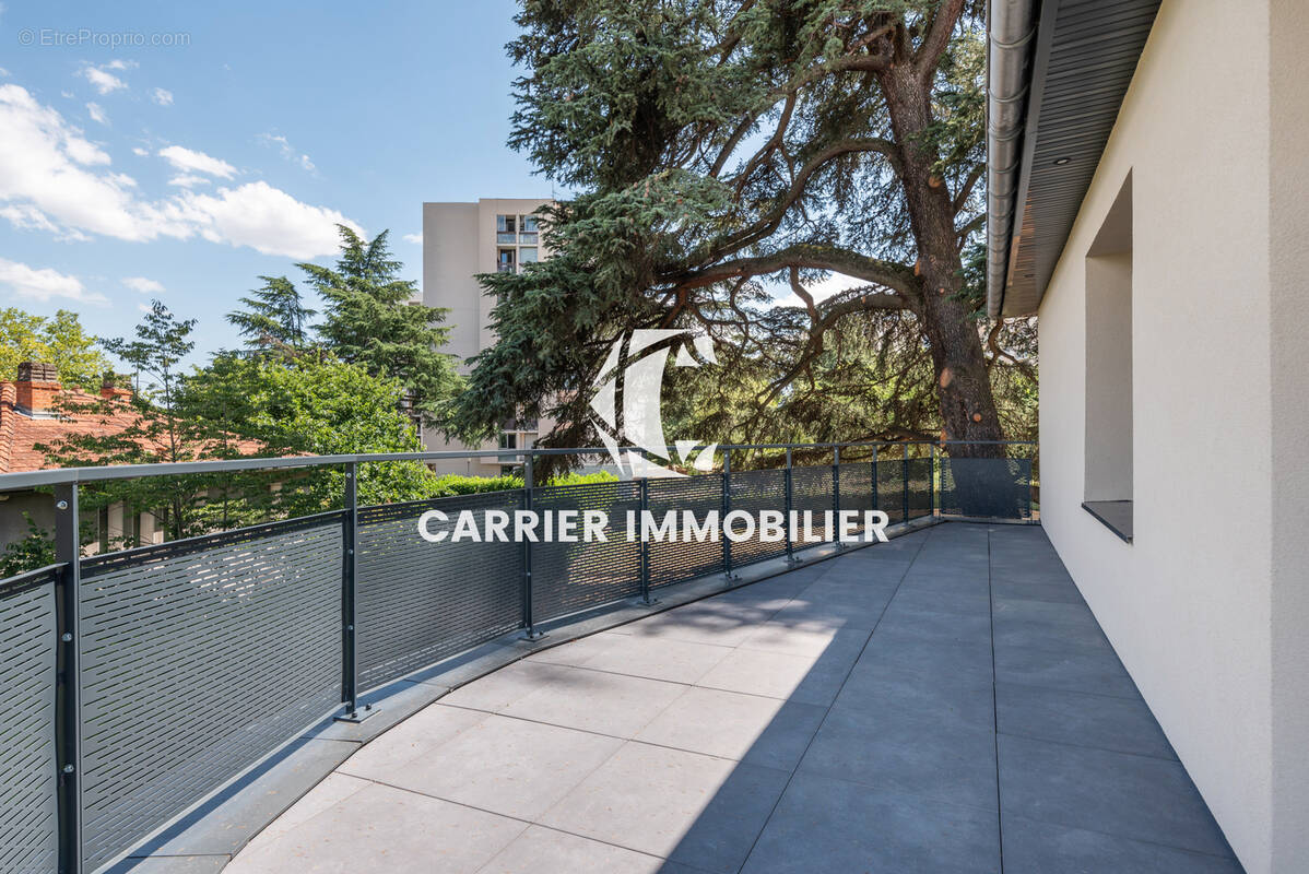 Appartement à SAINT-GENIS-LAVAL