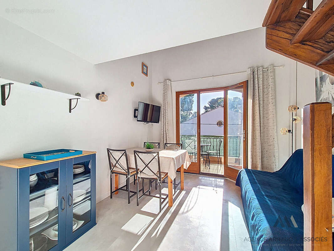 Appartement à SAINT-CYR-SUR-MER