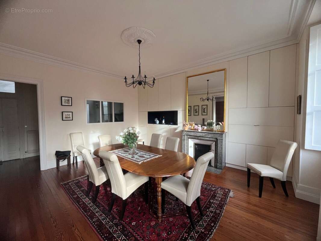 Appartement à BORDEAUX