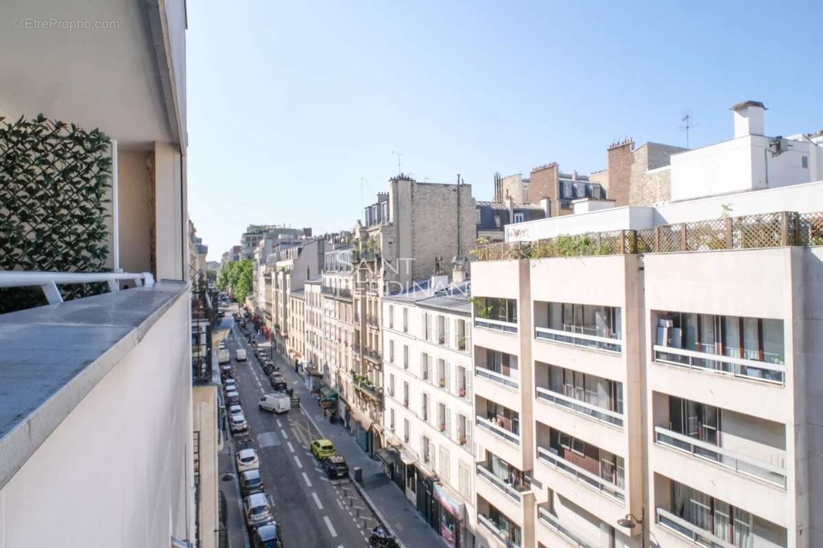 Appartement à PARIS-17E