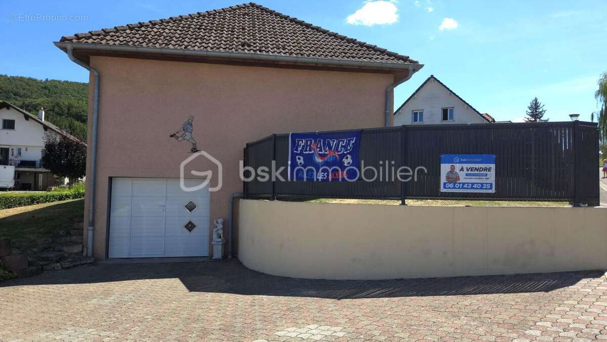  Un cadre de vie idéal : maison de plain-pied avec vaste séjour et  grande terrasse sous pergola à Levoncourt - photo 4