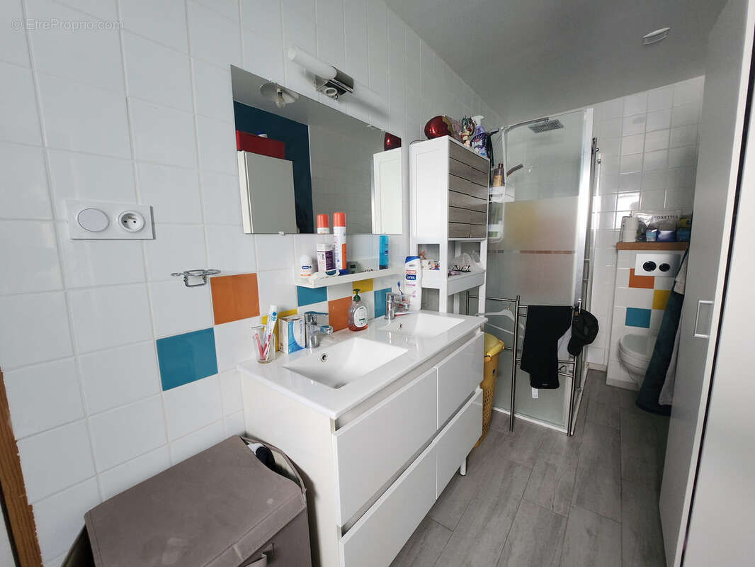 Maison en pierre avec dépendances et fort potentiel - photo 9