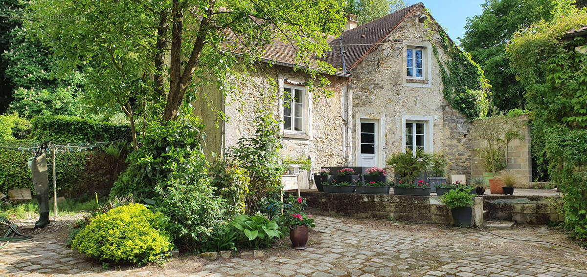 Maison 880m² à saint-chéron - photo 3