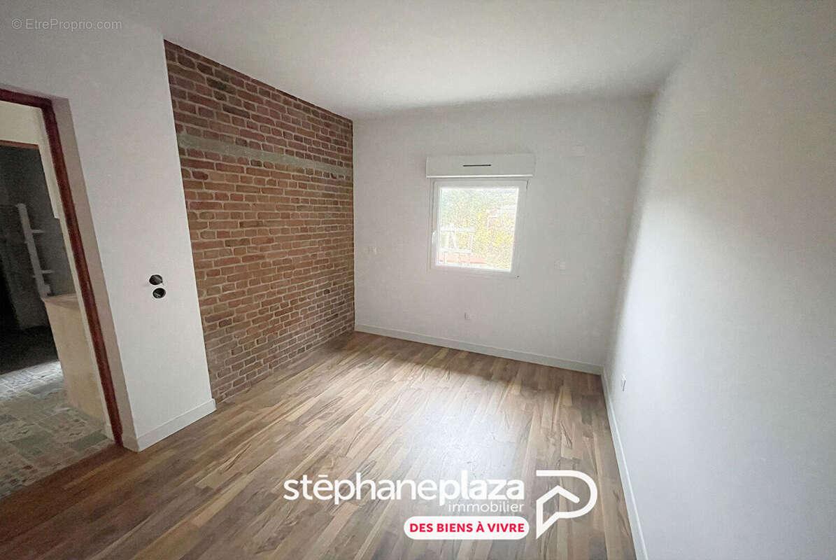 Appartement à LE MESNIL-ESNARD