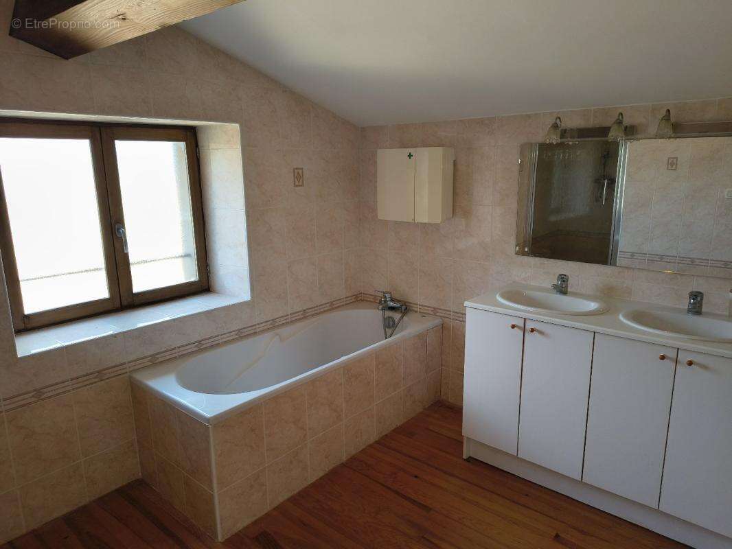 Maison à ANTUGNAC