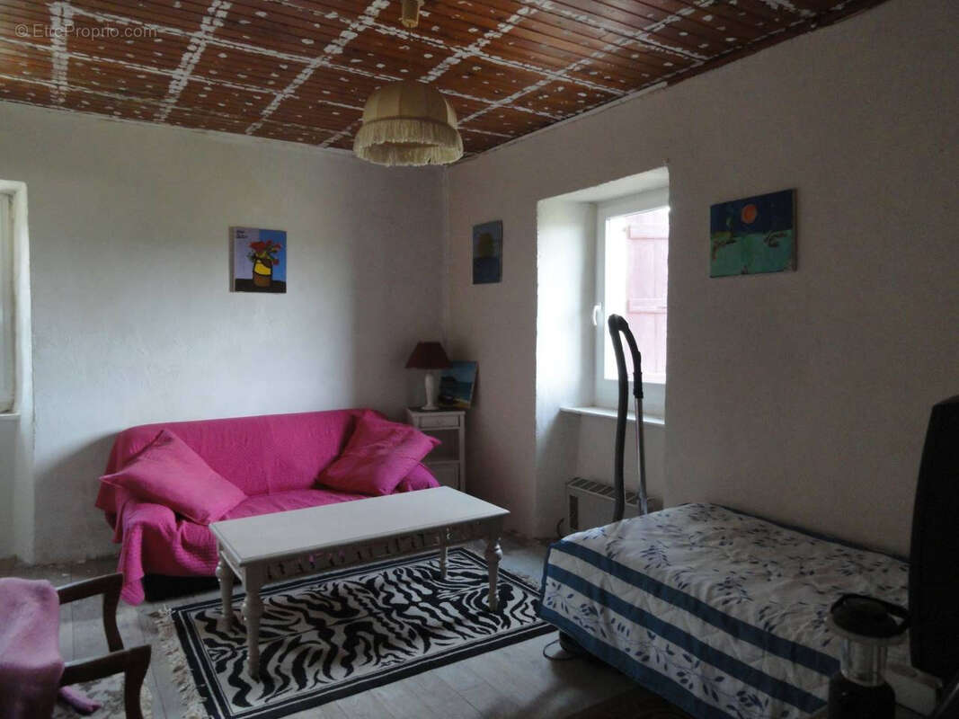 Maison en pierres dans hameau - photo 6