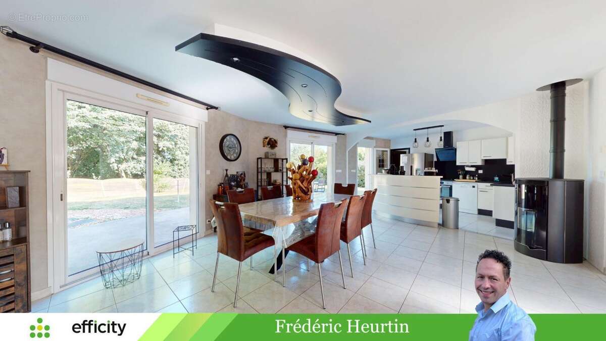 Maison 145 m² à Saint-Ouen-Des-Toits  - photo 3