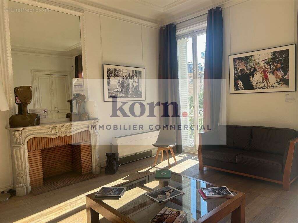 Commerce à PARIS-17E