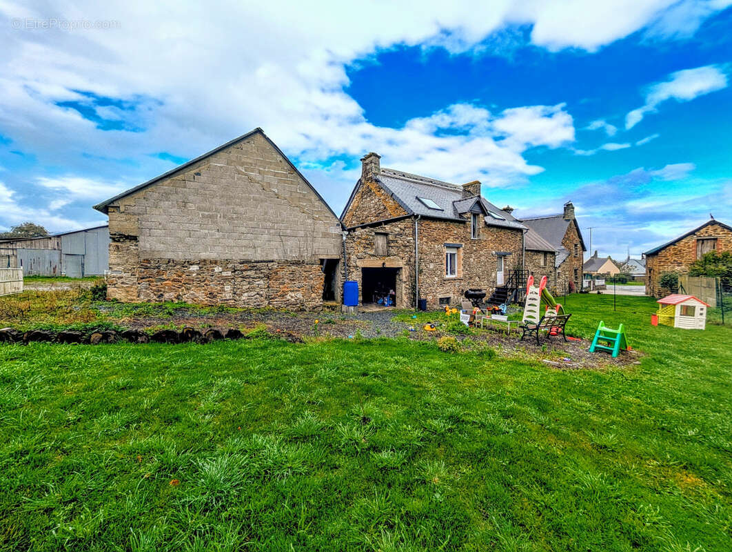 Maison à COMBLESSAC