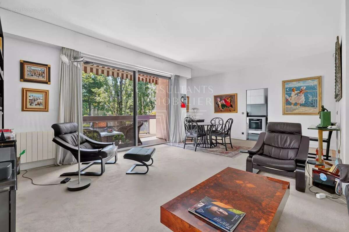 Appartement à NEUILLY-SUR-SEINE