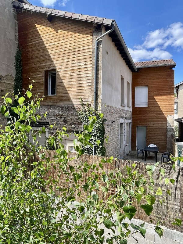 Appartement à THOISSEY