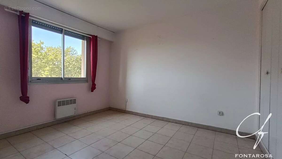 Appartement 2 pieces, parking et cave - frejus - photo 8