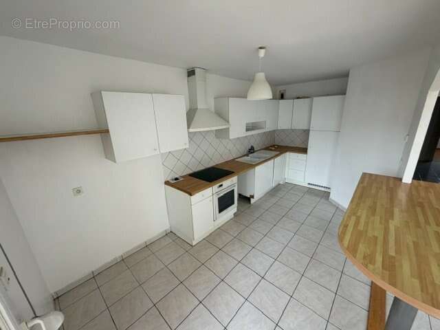 Appartement à ROCHE-LA-MOLIERE