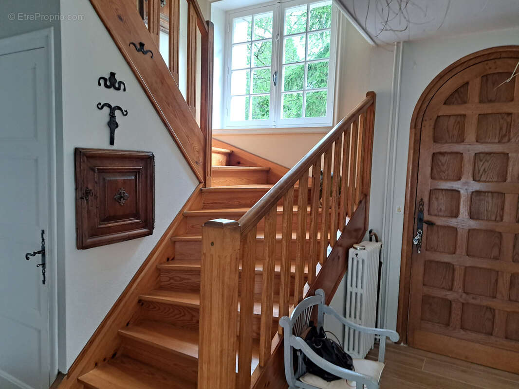 Maison d'habitation avec beaucoup de caractères sur 1300m2 - photo 10