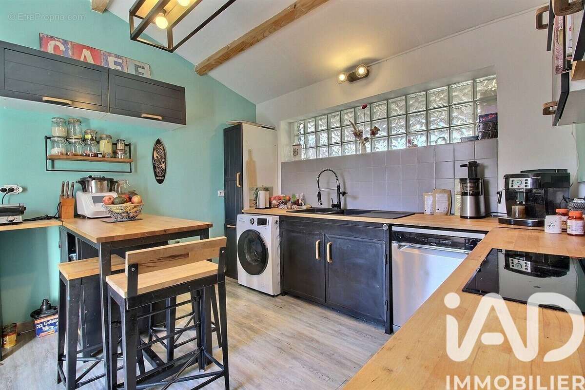 Photo 4 - Maison à LE CASTELLET