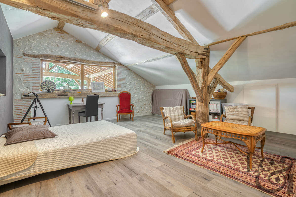 Maison avec gîte et piscine. - photo 15