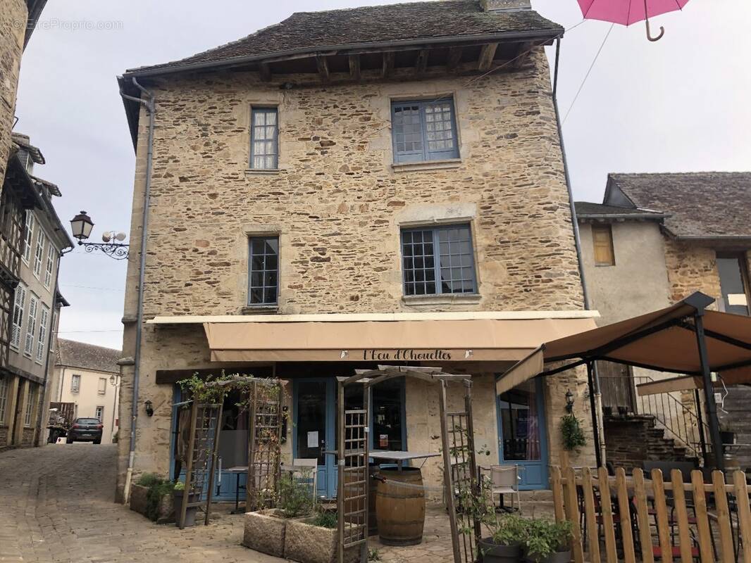 Maison à SAINT-YRIEIX-LA-PERCHE