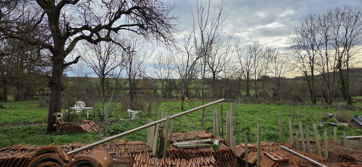 Maison à MOUTIERS-SAINT-JEAN