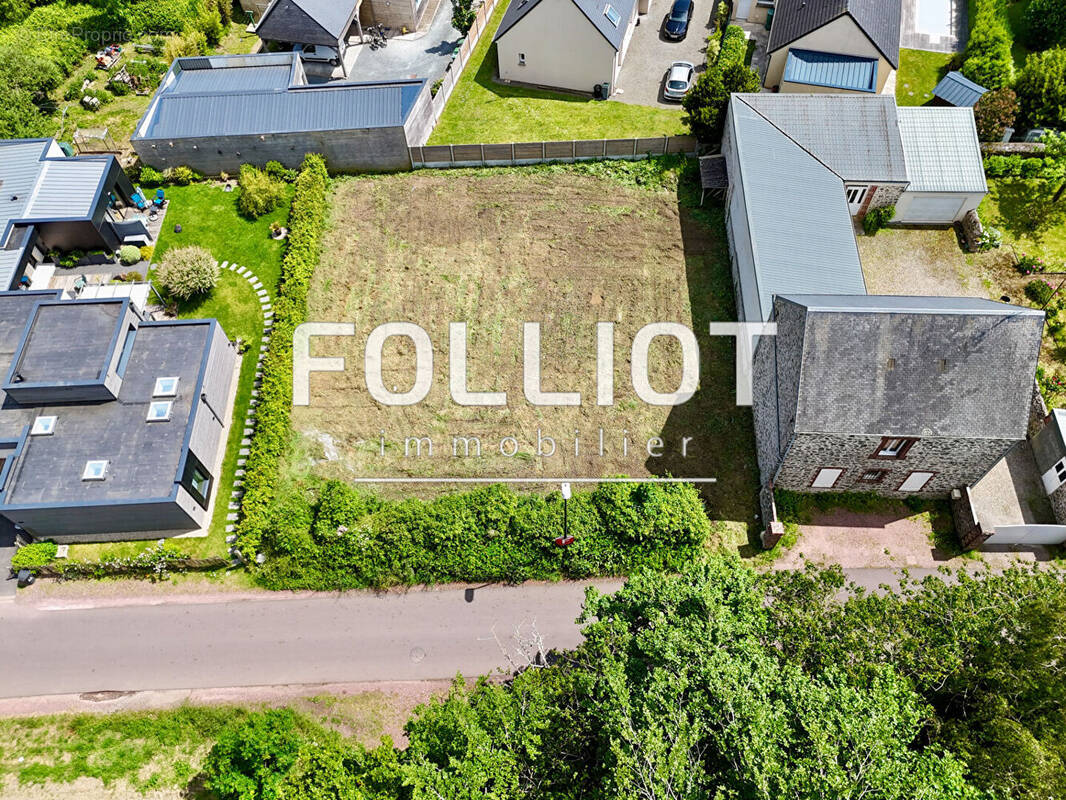 Terrain à AGON-COUTAINVILLE