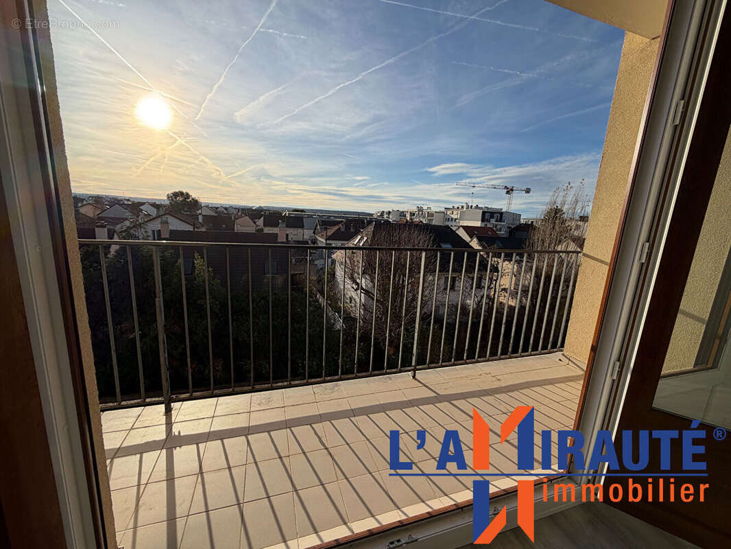 Appartement à SARTROUVILLE