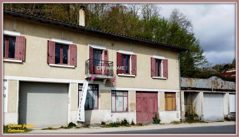 Maison à AUBETERRE-SUR-DRONNE