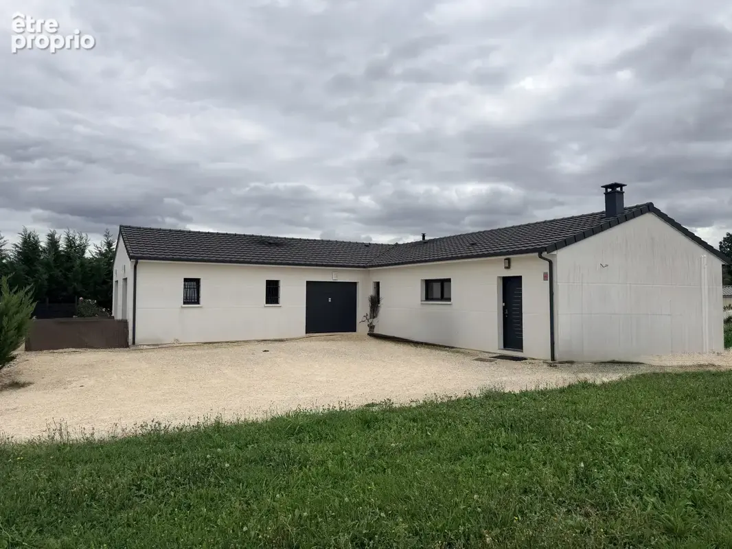 Maison à MILHAC-D'AUBEROCHE