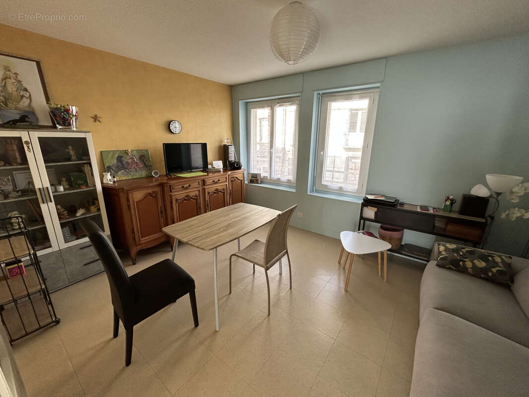 Appartement à PUY-GUILLAUME