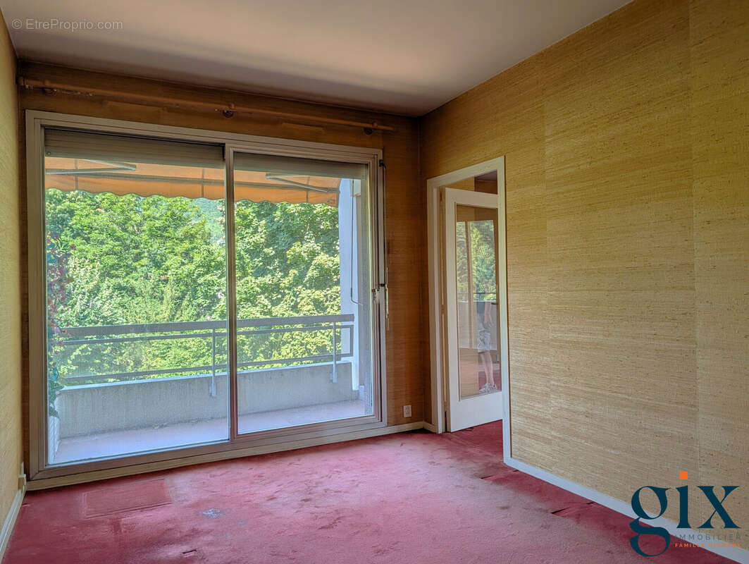 Appartement à MEYLAN
