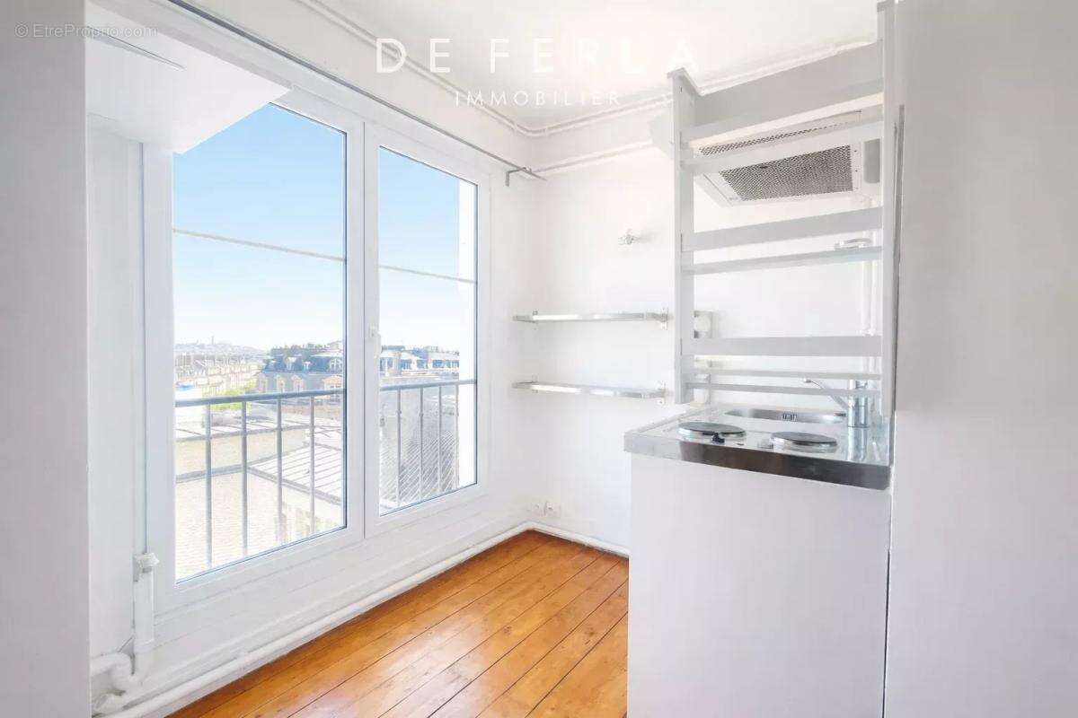 Appartement à PARIS-8E