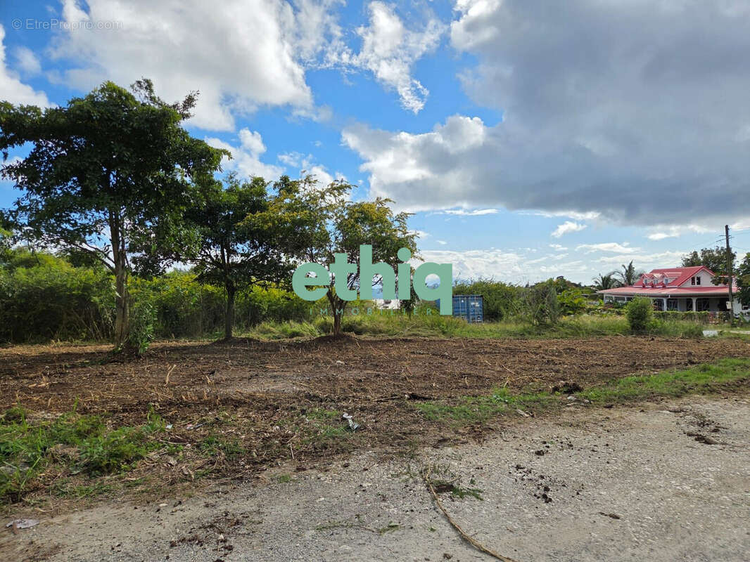 Terrain à GRAND-BOURG