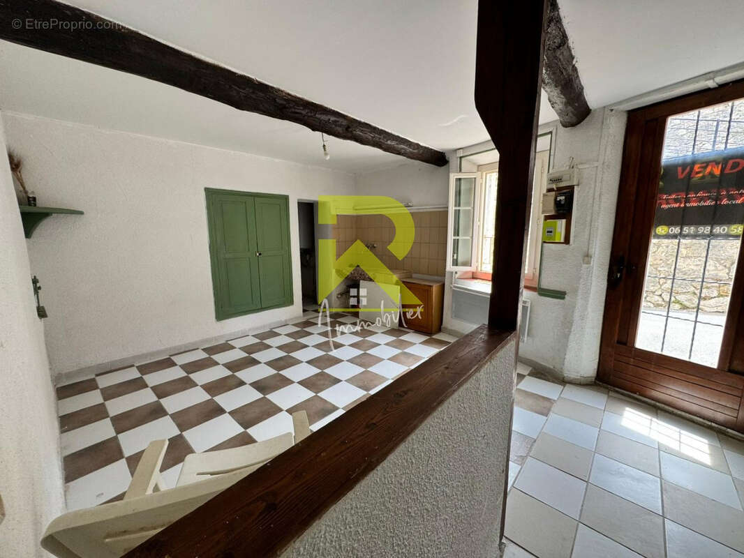 Maison à DUILHAC-SOUS-PEYREPERTUSE