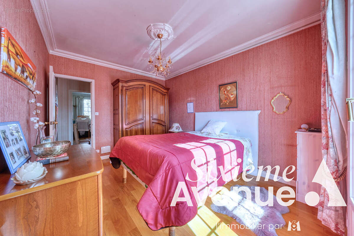 Maison Chassieu 8 pièce(s) 152.71 m2 - photo 14