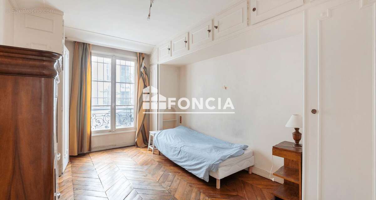 Appartement à PARIS-10E