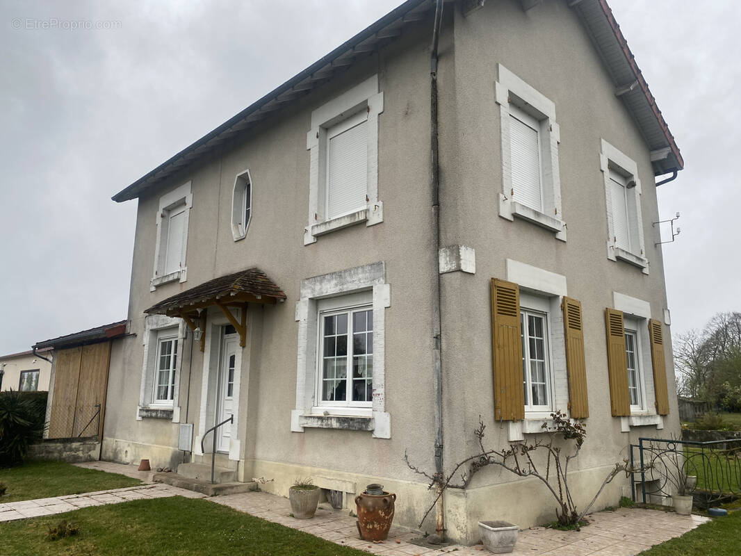 Maison à GAJOUBERT
