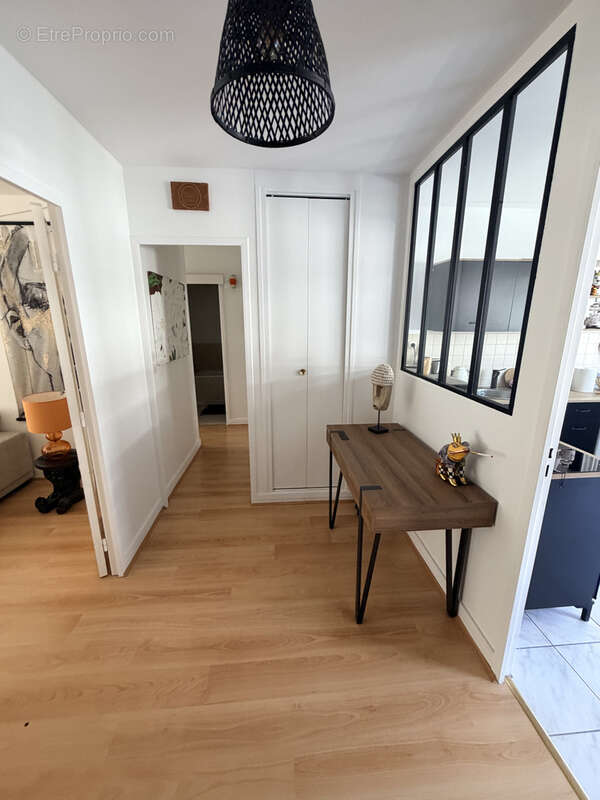 Appartement rénové 77,87 m2 avec balcons à Reims - photo 7