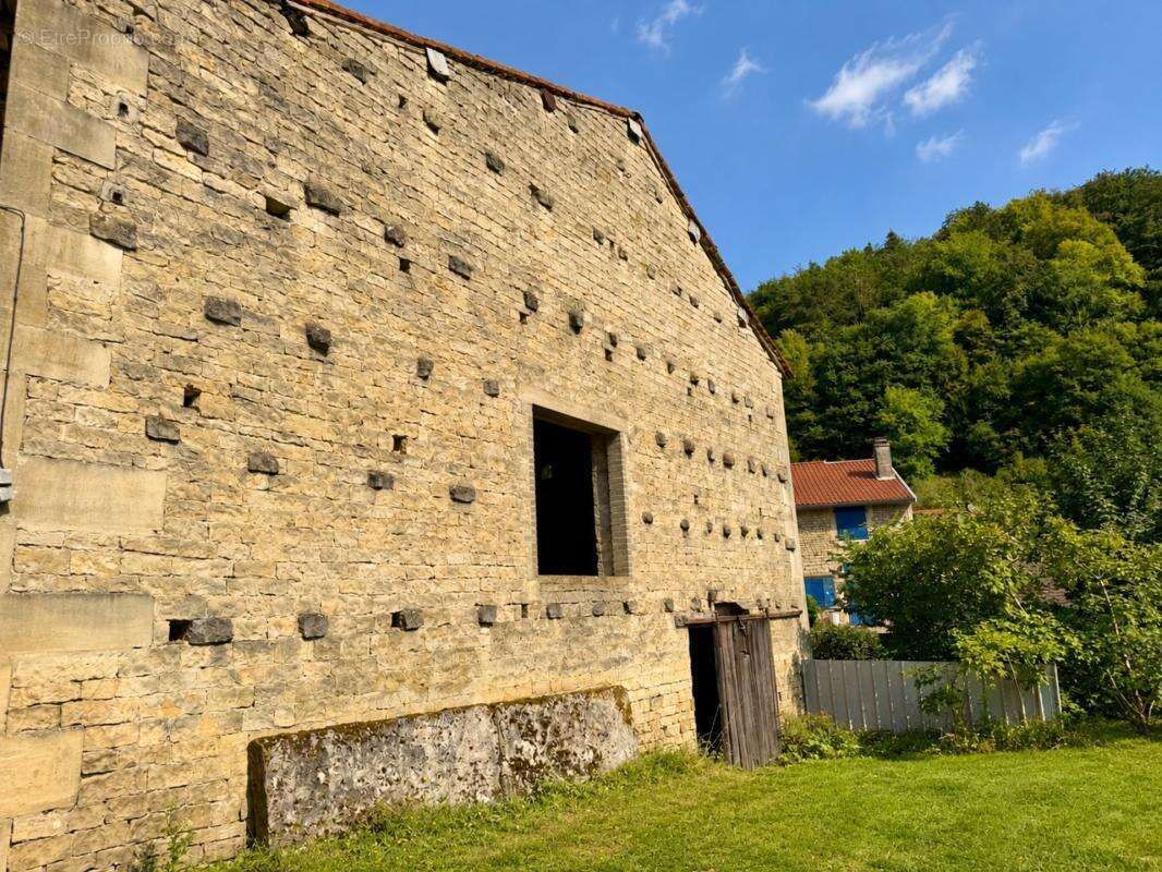 Grange et terrain, beau potentiel - photo 3
