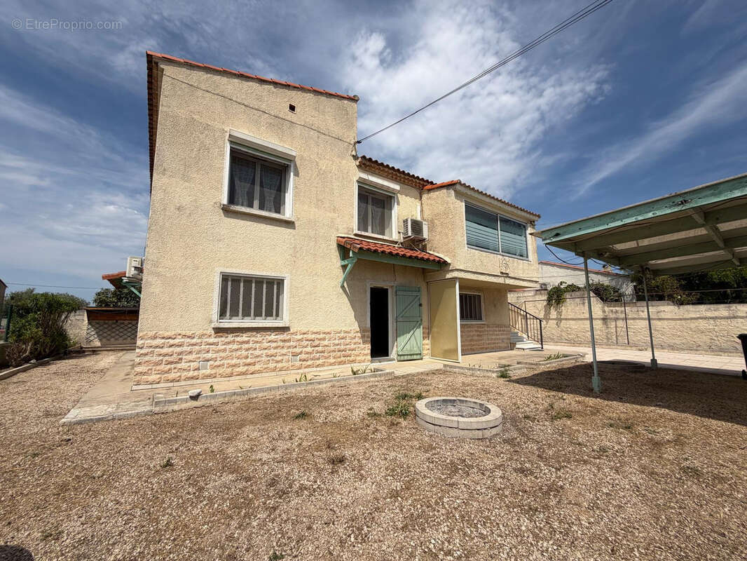 Marignane,  villa 3 logements, garage, terrain de 392 m2, fort potentiel - photo 3