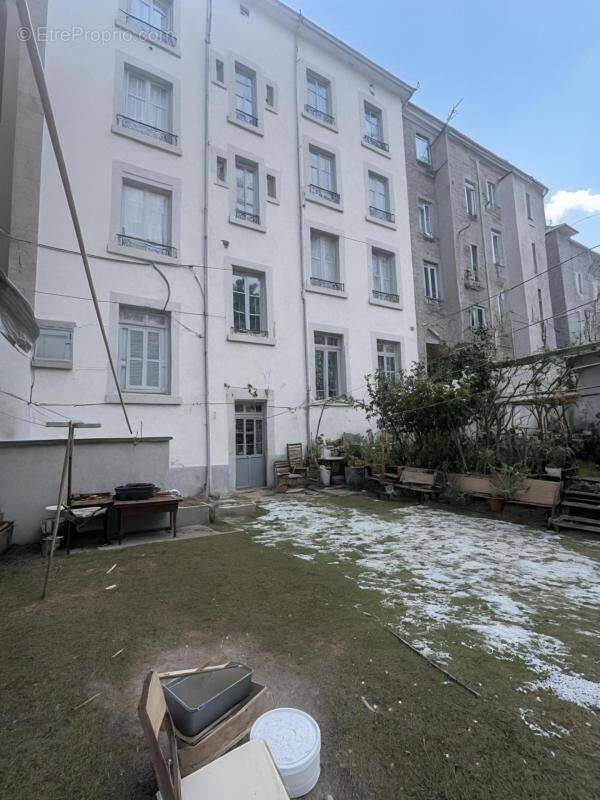 Appartement à SAINT-ETIENNE