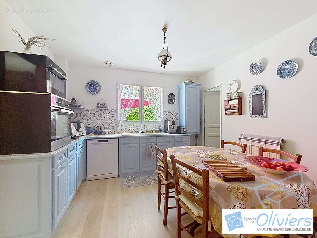 Maison à DAMPIERRE-EN-YVELINES