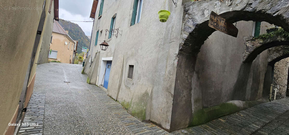 Grandes combles à aménager de 160 m2 à Corps (Isère) avec option appt T5 - photo 5