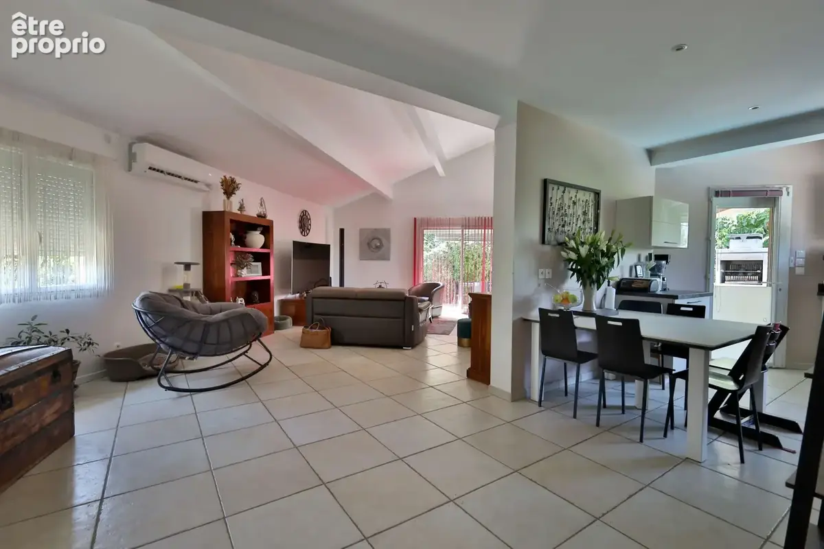 Maison Type 4 - 146m2 habitables - Terrain 1665m2 - Piscine - photo 12